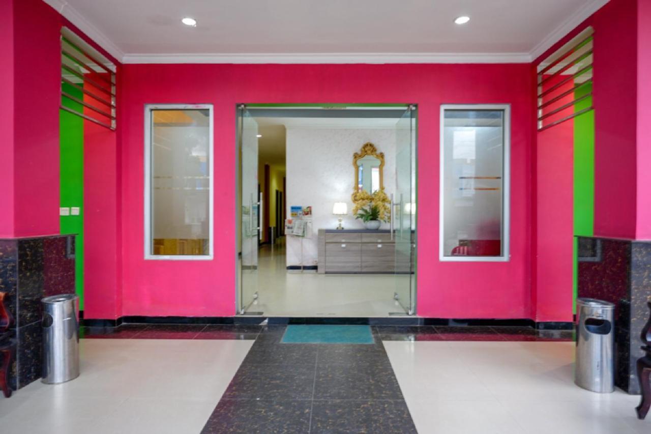 Reddoorz Near Citraland Waterpark Kendari Hotell Lepoleop Eksteriør bilde