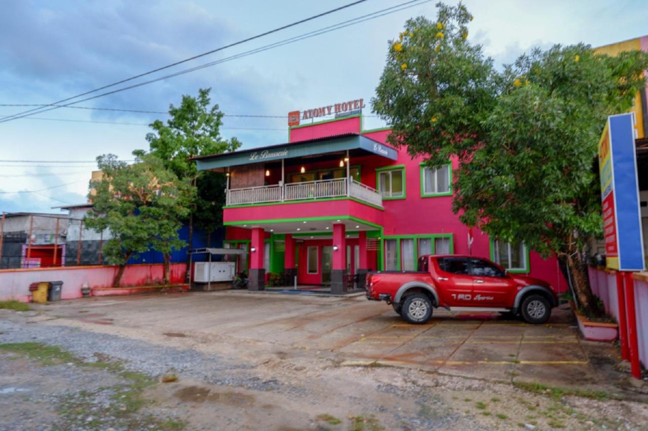 Reddoorz Near Citraland Waterpark Kendari Hotell Lepoleop Eksteriør bilde