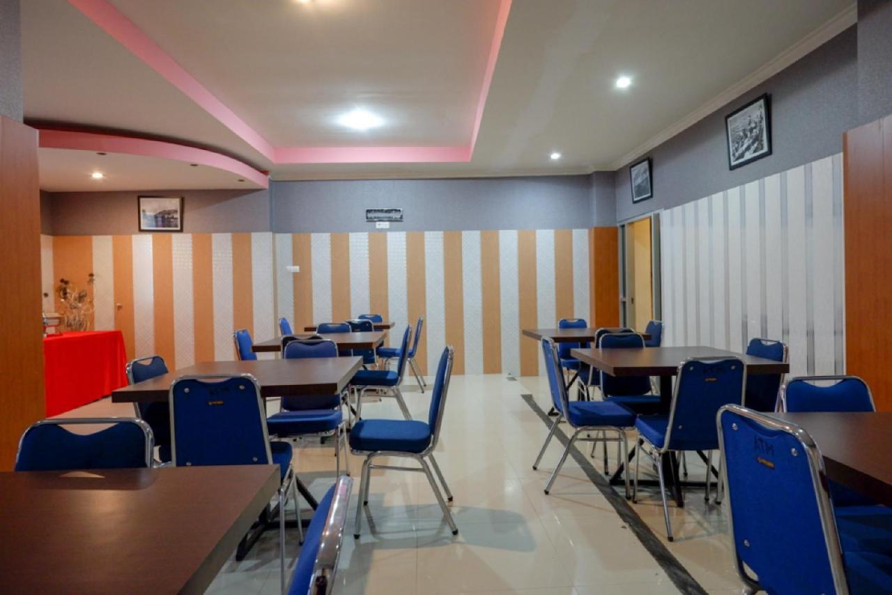 Reddoorz Near Citraland Waterpark Kendari Hotell Lepoleop Eksteriør bilde