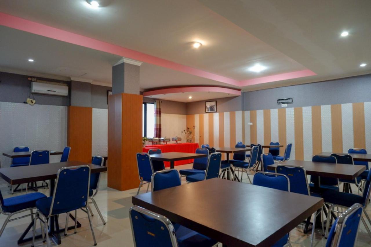 Reddoorz Near Citraland Waterpark Kendari Hotell Lepoleop Eksteriør bilde