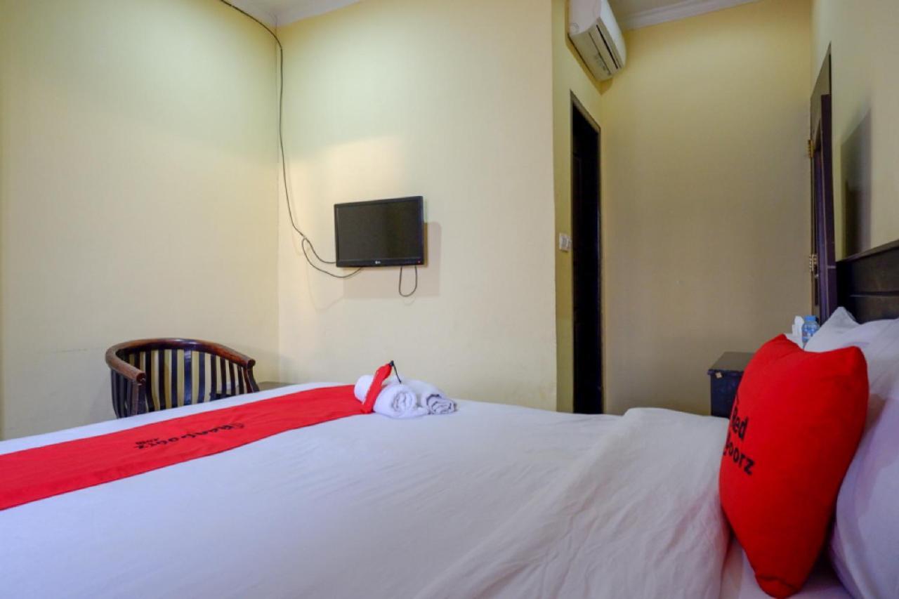 Reddoorz Near Citraland Waterpark Kendari Hotell Lepoleop Eksteriør bilde
